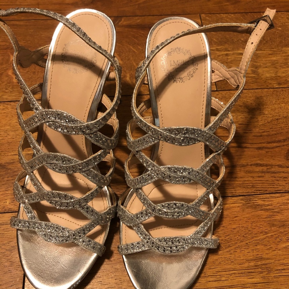 Shoes - Picture 3 of 4